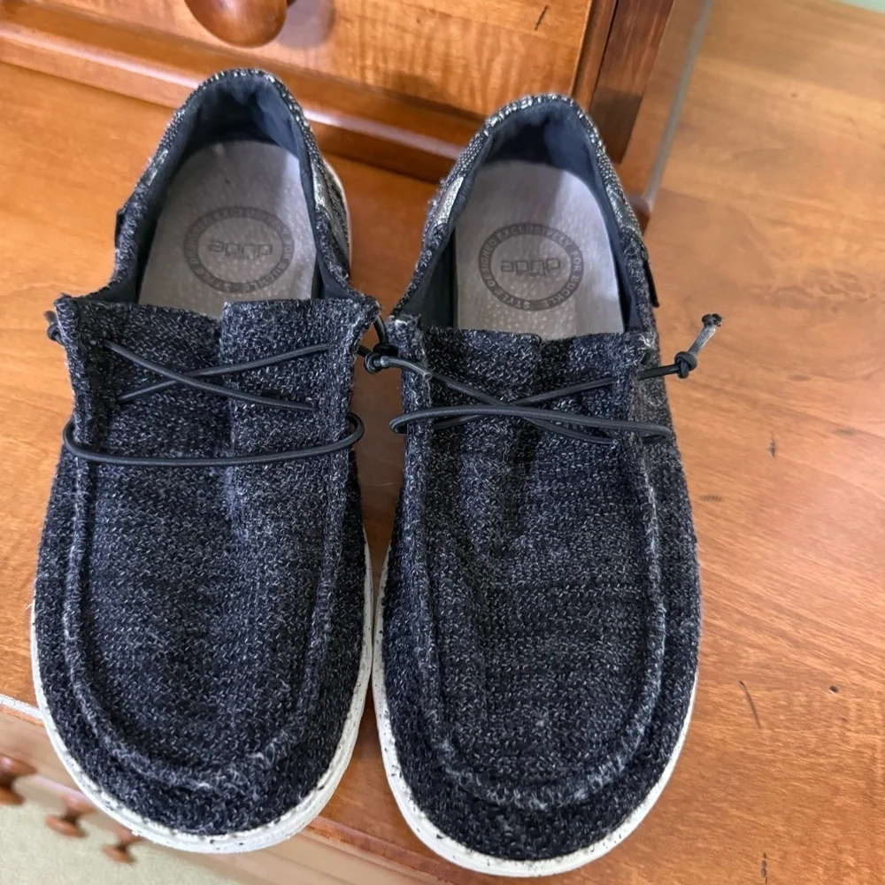 Hey Dude women’s 6 Wendy Black Casual Shoes slip‎ on